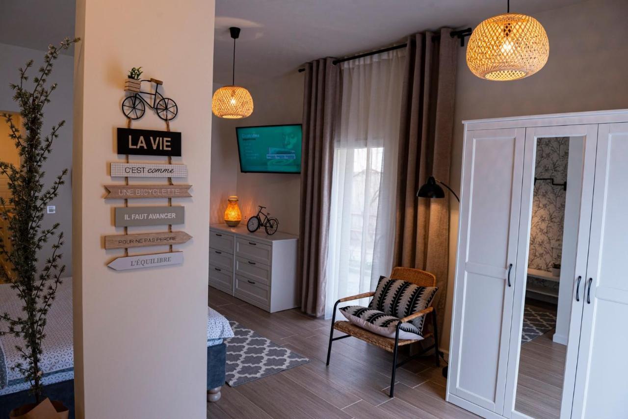 Reghin Guest House ภายนอก รูปภาพ
