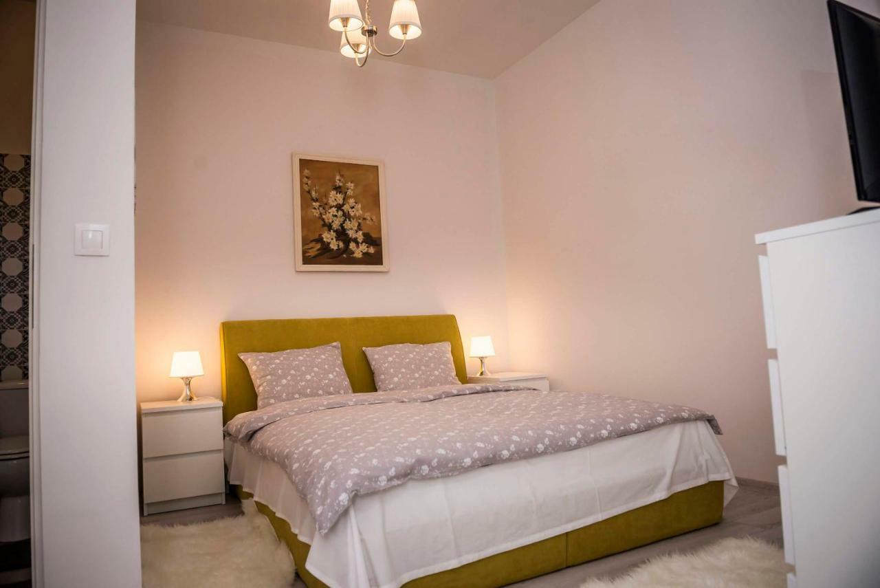 Reghin Guest House ภายนอก รูปภาพ